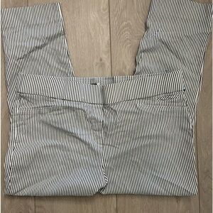 Anne Klein Cropped Capri Pull On Pants womens